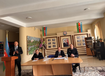 “Uşaqların zərərli informasiyadan qorunması” mövzusunda tədbir keçirilmişdir.