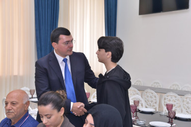 Vətən Müharibəsi şəhidləri kapitan Məmmədov Pərviz Ələddin oğlu və Məmmədov Ramal Məhəmməd oğlunun şəhidliklərinin altıncı ildönümü münasibətilə anım mərasimi təşkil olunub.