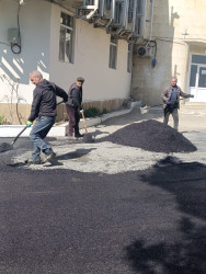 Qaradağ rayonu Sahil qəsəbəsində asflat örtüyü salınır