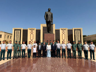 “Zəfərin zirvəsi – Suverenlik” adlı dəyirmi masa keçirilib