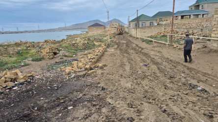 Lökbatan qəsəbəsində qanunsuz tikinti işlərinin qarşısı alınması işləri davam edir