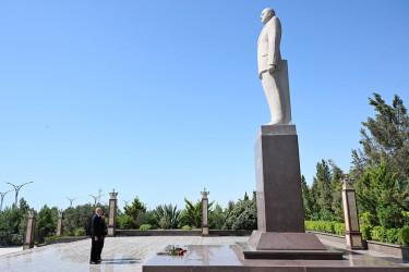 Azərbaycan Respublikasının Prezidenti, Silahlı Qüvvələrin Müzəffər Ali Baş Komandanı İlham Əliyev və birinci xanım Mehriban Əliyeva Hərbi Dəniz Qüvvələrində olublar.