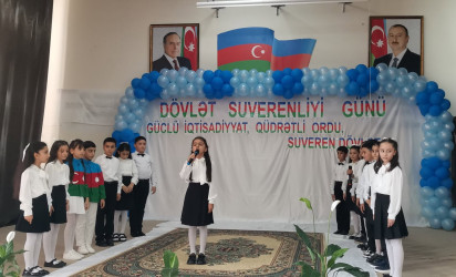 “Dövlət Suverenliyi Günü”nə həsr olunmuş ədəbi-bədii kompozisiya keçirildi.