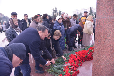 Qaradağ Azərbaycanın Ümummilli Lideri, Ulu Öndər Heydər Əliyevin əziz xatirəsi bir daha böyük ehtiramla anıldı.