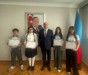 “Heydər Əliyev və Azərbaycan tarixi” mövzusunda referat-yazı müsabiqəsinin rayon mərhələsinin qalibləri ilə görüş təşkil olunmuşdur.