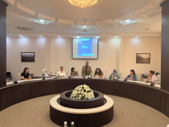 Azərbaycan Respublikası Prezidentinin Birinci Türkoloji Qurultayın 100 illik yubileyinin keçirilməsi haqqında Sərəncamına əsasən “Birinci Türkoloji Qurultay: Bir əsrlik elmi irs və milli birlik” mövzusunda dəyirmi masa keçirilib.