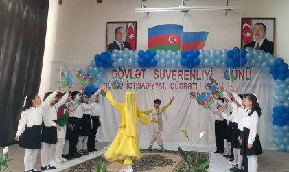 “Dövlət Suverenliyi Günü”nə həsr olunmuş ədəbi-bədii kompozisiya keçirildi.