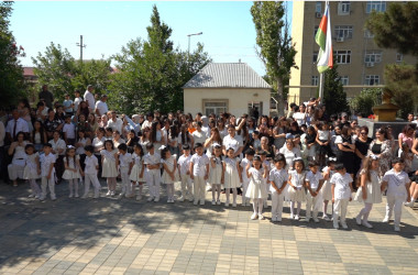 Qaradağ rayonunda ümumtəhsil məktəblərində “Son zəng” tədbirləri qeyd olundu.
