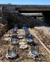 Qobustanda qəzalı körpü sökülərək yeni körpünün inşasına start verilib