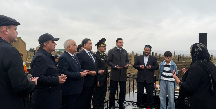 Qaradağ rayonunda Vətən Müharibəsi şəhidi Qədirov Şahin Bayram oğlunun altıncı il dönümü münasibətilə anım mərasimi keçirilmişdir