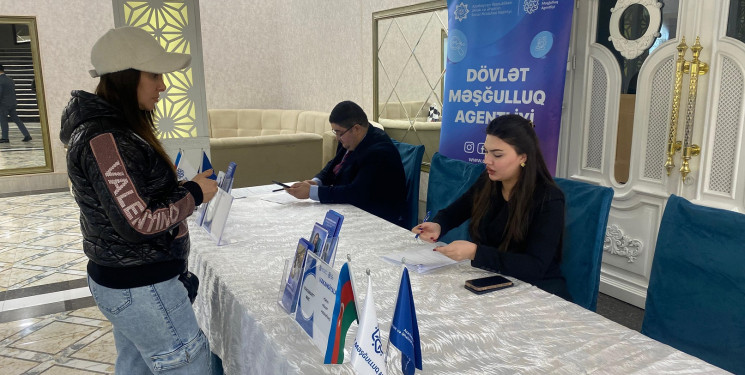 Qaradağ rayonu, Sahil qəsəbəsində işaxtaran və işsiz şəxslər üçün növbəti Əmək Yarmarkası keçirilmişdir.