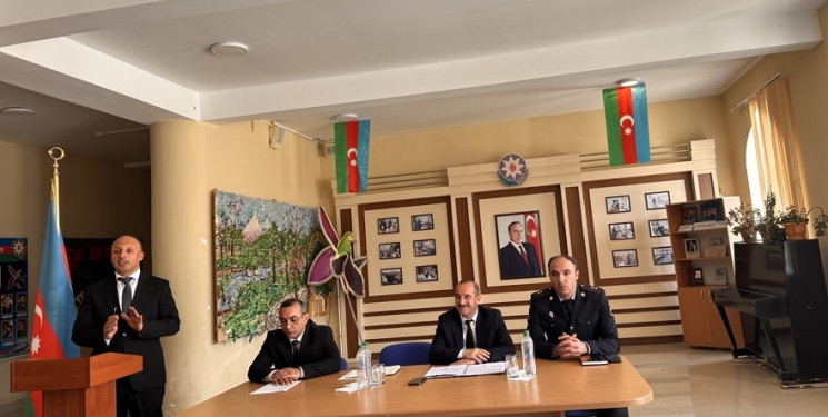 “Uşaqların zərərli informasiyadan qorunması” mövzusunda tədbir keçirilmişdir.