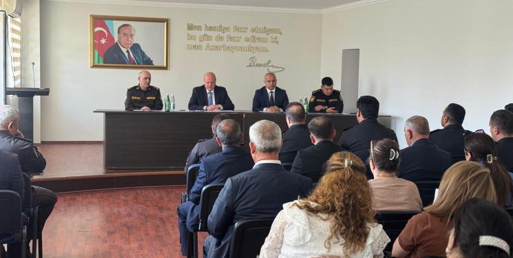 Qaradağ Rayon İcra Hakimiyyətində “Su hövzələrində insanların təhlükəsizliyinin təmin edilməsi” ilə bağlı tədbir keçirilmişdir.