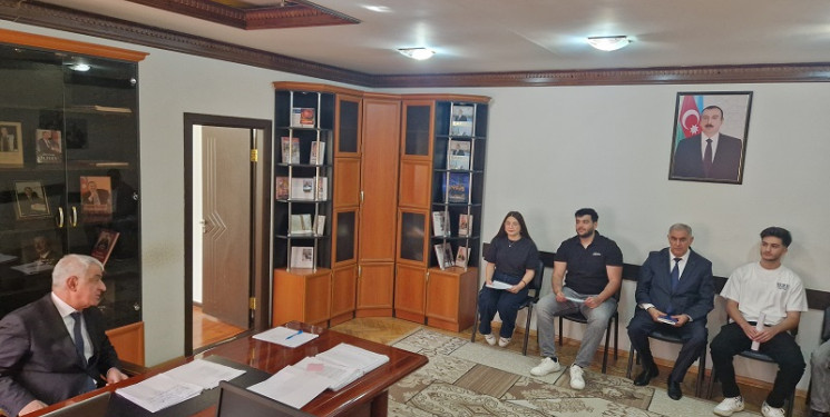 Qaradağ Rayon İcra Hakimiyyətinə istehsalat təcrübəsinə gələn tələbələrlə görüş keçirildi
