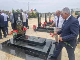Qaradağ rayon Qızıldaş qəsəbəsində şəhidin  il dönümü ilə əlaqədar anım mərasimi keçirilib.