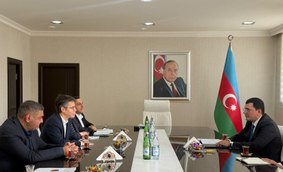 Qaradağ Rayon İcra Hakimiyyətinin başçısı Natiq Əliyev “TotalEnergies” və “BCC Group” şirkətlərinin nümayəndələri ilə görüşüb