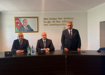 Qaradağ rayonunda 600-dən yüksək bal toplayan  abituriyentlərlə görüş keçirilib