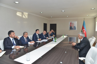 Qaradağ Rayon İcra Hakimiyyətinin başçısı Natiq Əliyev Qaradağ Rayon İcra Hakimiyyətində sakinlərlə görüşüb və vətəndaşların qəbulunu keçirib.