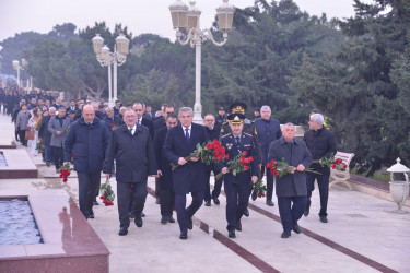 Qaradağ Azərbaycanın Ümummilli Lideri, Ulu Öndər Heydər Əliyevin əziz xatirəsi bir daha böyük ehtiramla anıldı.