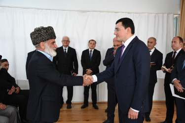 Qobustan qəsəbəsində vətəndaşların səyyar qəbulu keçirilib.