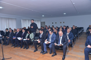 Qaradağ Rayon İcra Hakimiyyətinin başçısı Süleyman Mikayılovun növbəti səyyar qəbulu Şonqar qəsəbəsində keçirilib.