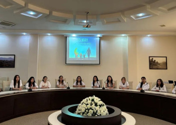 “Ailə - cəmiyyətin özəyi” mövzusunda dəyirmi masa keçirilmişdir.