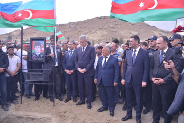 İtkin düşən döyüşçüsü Abdullayev Cəlal Xankişi oğlunun meyitinin qalıqları bu gün şəhidin yaşadığı Qaradağ rayon Qobustan qəsəbəsinə gətirilərək dəfn olunub.