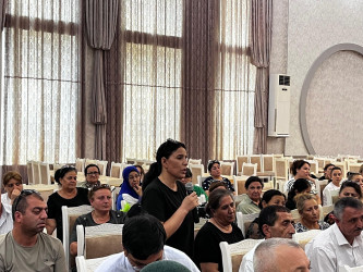 Qaradağ Rayon İcra Hakimiyyətinin başçısı Süleyman Mikayılovun Sahil qəsəbəsində səyyar qəbulu keçirilmişdir