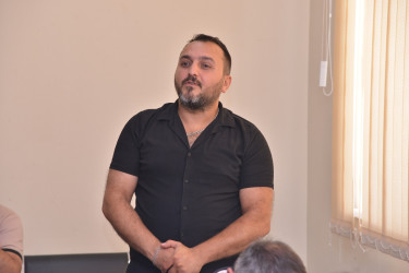 Qaradağ Rayon İcra Hakimiyyətinin başçısı Ümid qəsəbəsində səyyar qəbul keçirib