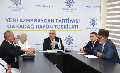 Qaradağ rayonunda ağsaqqallarla görüş keçirilib
