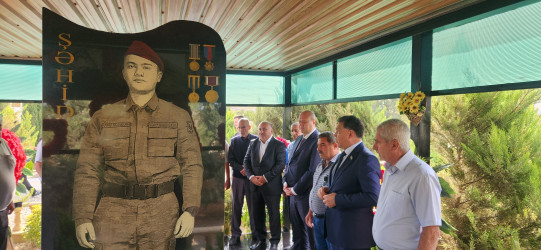 Qaradağ rayonunun Korgöz qəsəbəsində  Vətən Müharibəsi şəhidi Məmmədquliyev Ağabəy Zaur oğlunun anım mərasimi keçirilib.