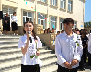 Qaradağ rayonunda ümumtəhsil məktəblərində “Son zəng” tədbirləri qeyd olundu.