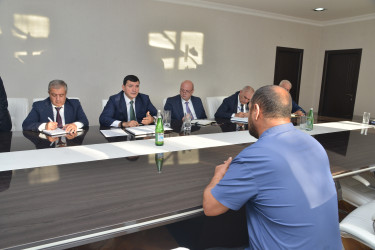 Qaradağ Rayon İcra Hakimiyyətinin başçısı Natiq Əliyev Qaradağ Rayon İcra Hakimiyyətində sakinlərlə görüşüb və vətəndaşların qəbulunu keçirib.
