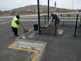 Qaradağ rayonu Qızıldaş qəsəbəsində ətraf mühitin qorunması və abadlığın təmin olunması məqsədilə genişmiqyaslı təmizlik işləri aparılmışdır.