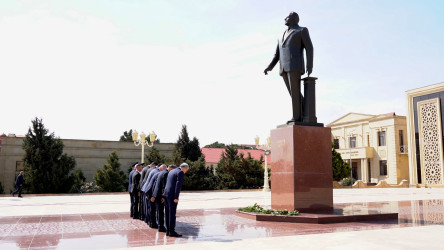 Görkəmli alim, AMEA-nın ilk qadın həqiqi üzvlərindən biri, tibb elmləri doktoru, akademik Zərifə xanım Əliyevanın anım gününə həsr olunmuş dəyirmi masa keçirildi. 