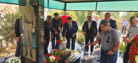 Qaradağ rayonunun Korgöz qəsəbəsində  Vətən Müharibəsi şəhidi Məmmədquliyev Ağabəy Zaur oğlunun anım mərasimi keçirilib.