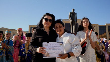 QARADAĞDA UŞAQLARIN RƏNGARƏNG DÜNYASI BAYRAMA ÇEVRİLDİ