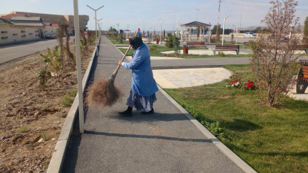 Qobustan qəsəbəsində təmizlik və abadlıq işləri aparıldı