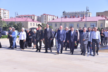 Qaradağ rayonunda “Şəhidlər” abidə kompleksinin önünə əklilqoyma mərasimi keçirildi.